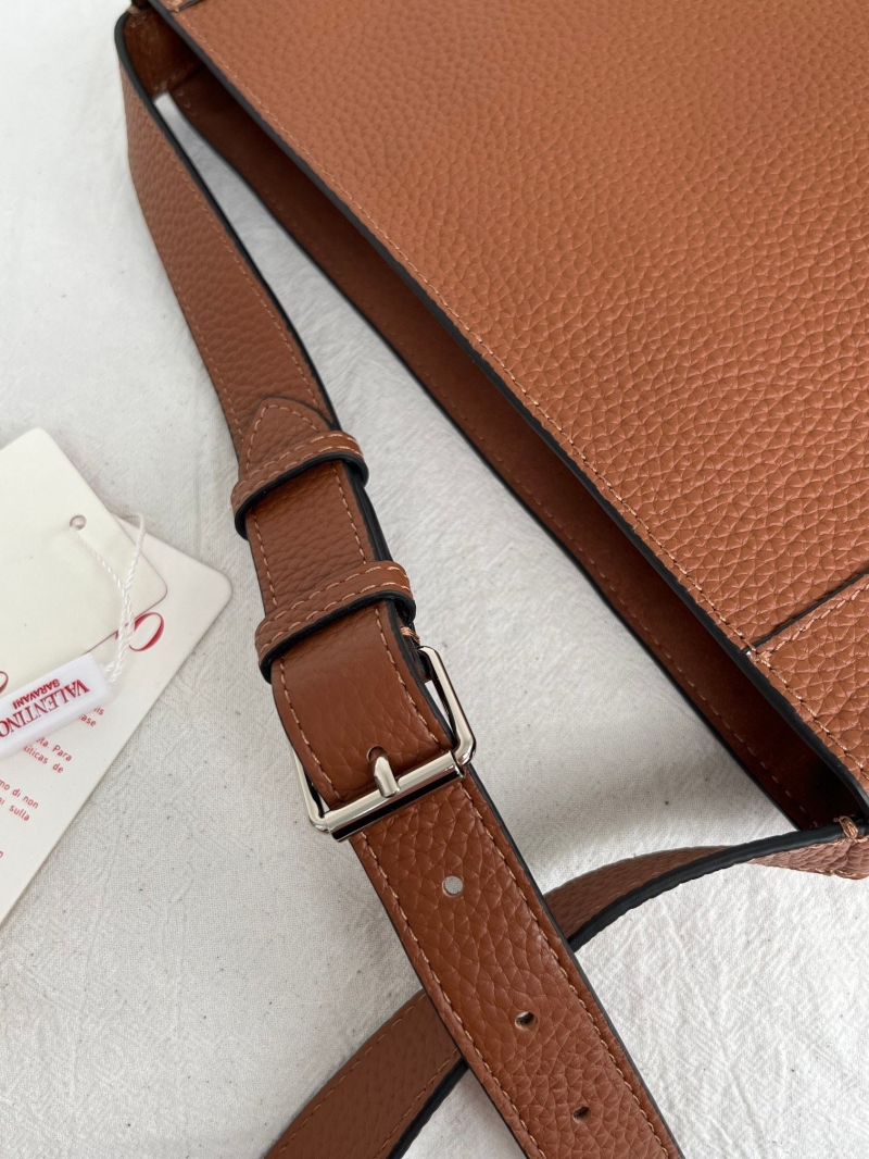 Va1e*ntin0 satchel bag